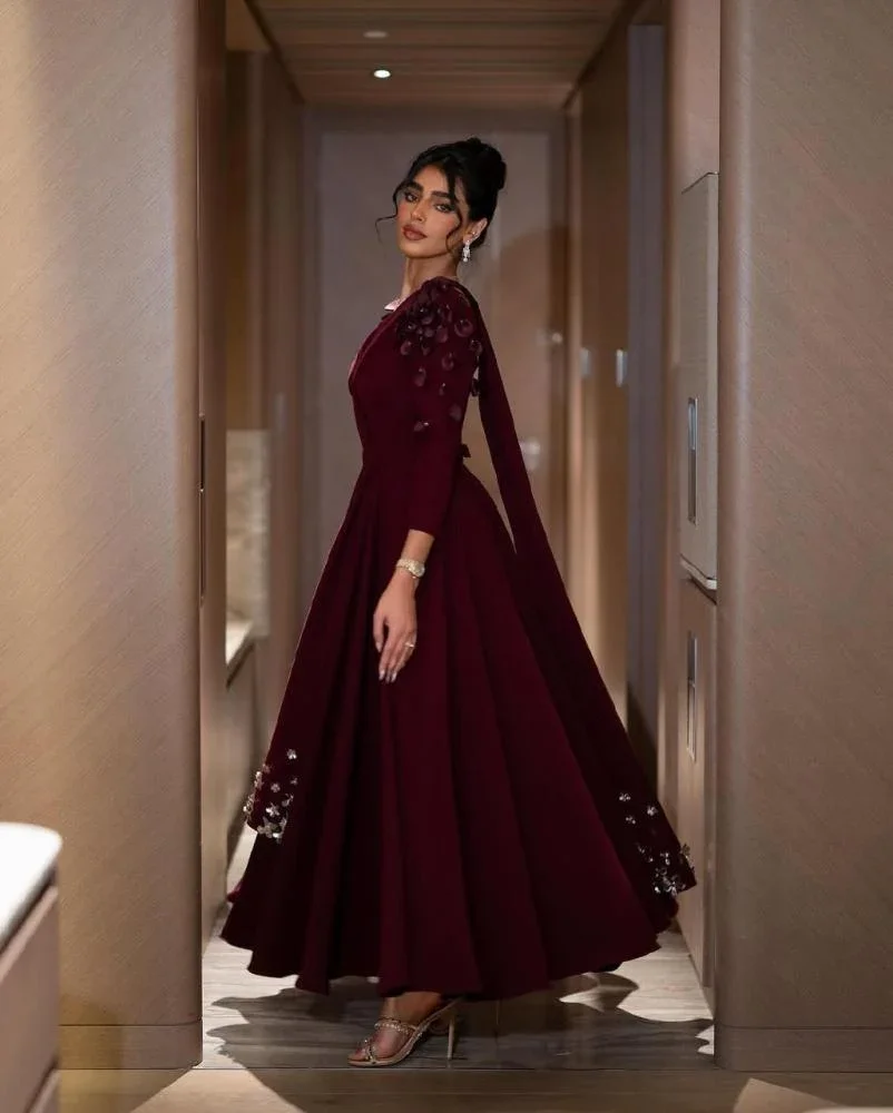 カスタマイズされたブルゴーニュフラワーウエディングドレス V ネックフルスリーブフォーマルイブニングパーティードレス A ラインサテン結婚式のゲストの衣装