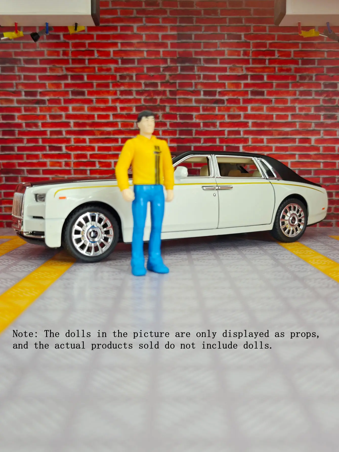 

1:24 Phantom Alloy luxury car model car ornaments collection doors and hood trunk can be opened to steer the shock-absorbing toy