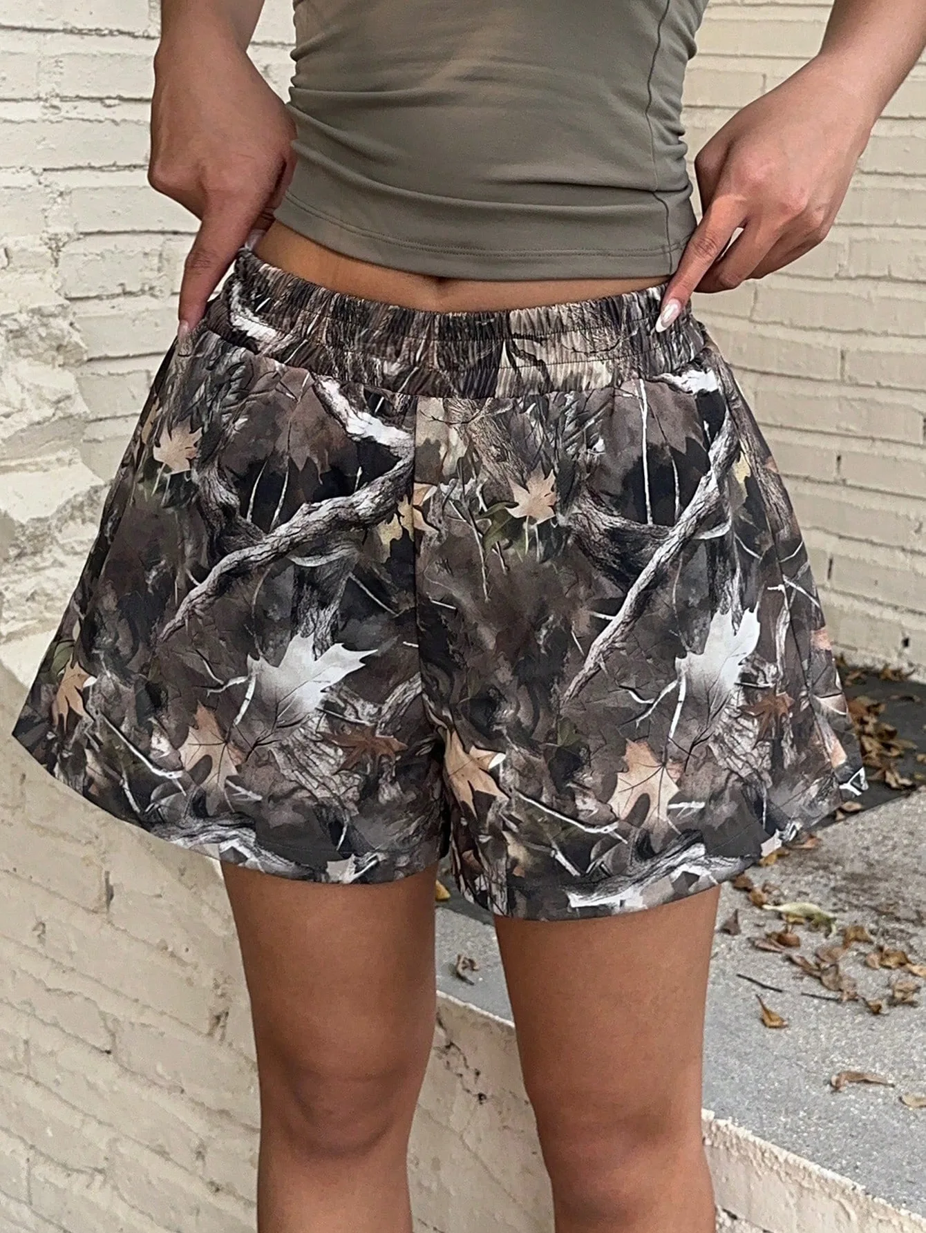 2025 Summer New European And American Women's Casual Fashion Printed Loose Elastic Waist Shorts
