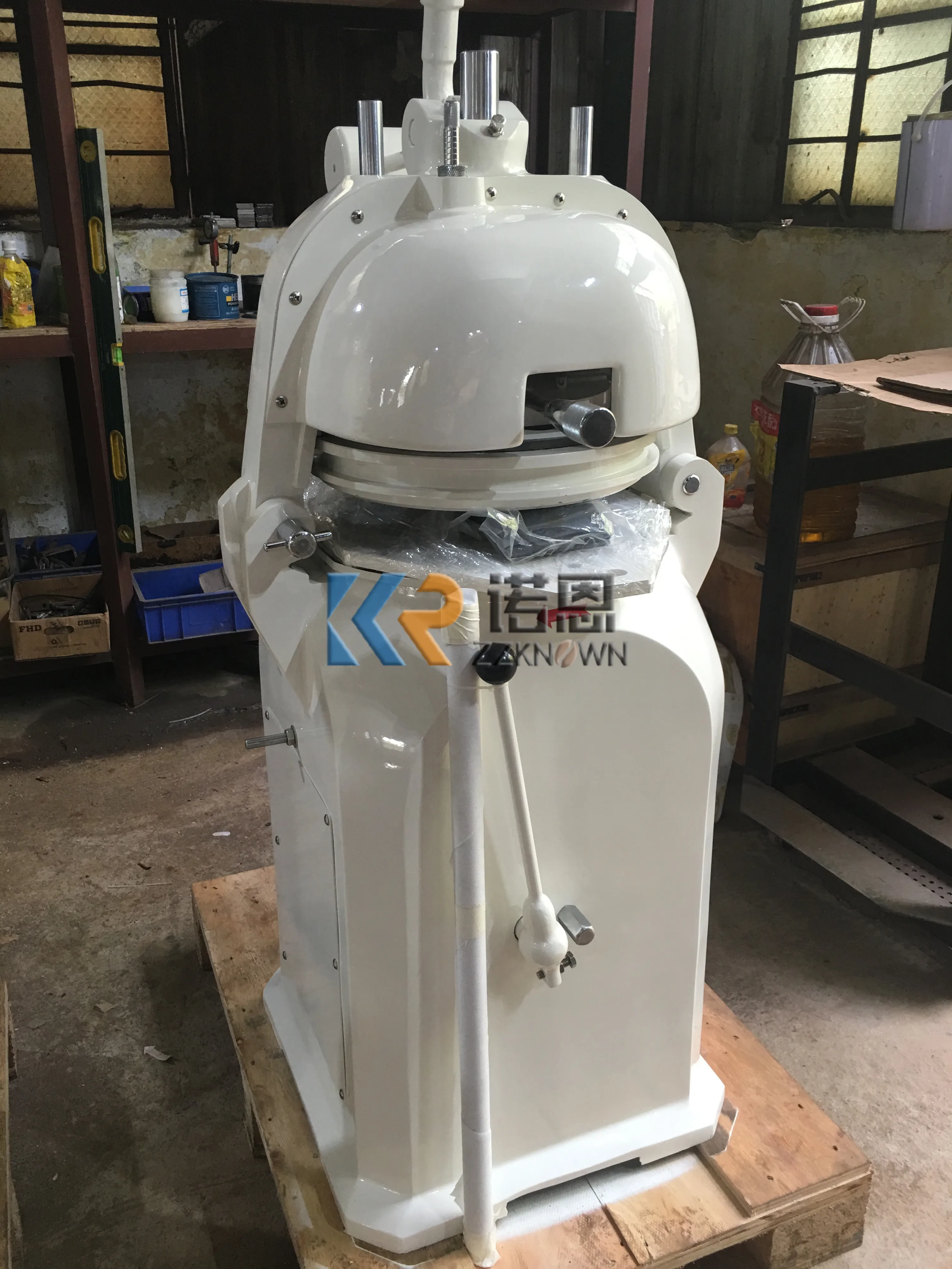 التجارية شبه التلقائي كعكة العجين مقسم ومخابز مستدير البيتزا قاطع العجين آلة مستديرة للبيع