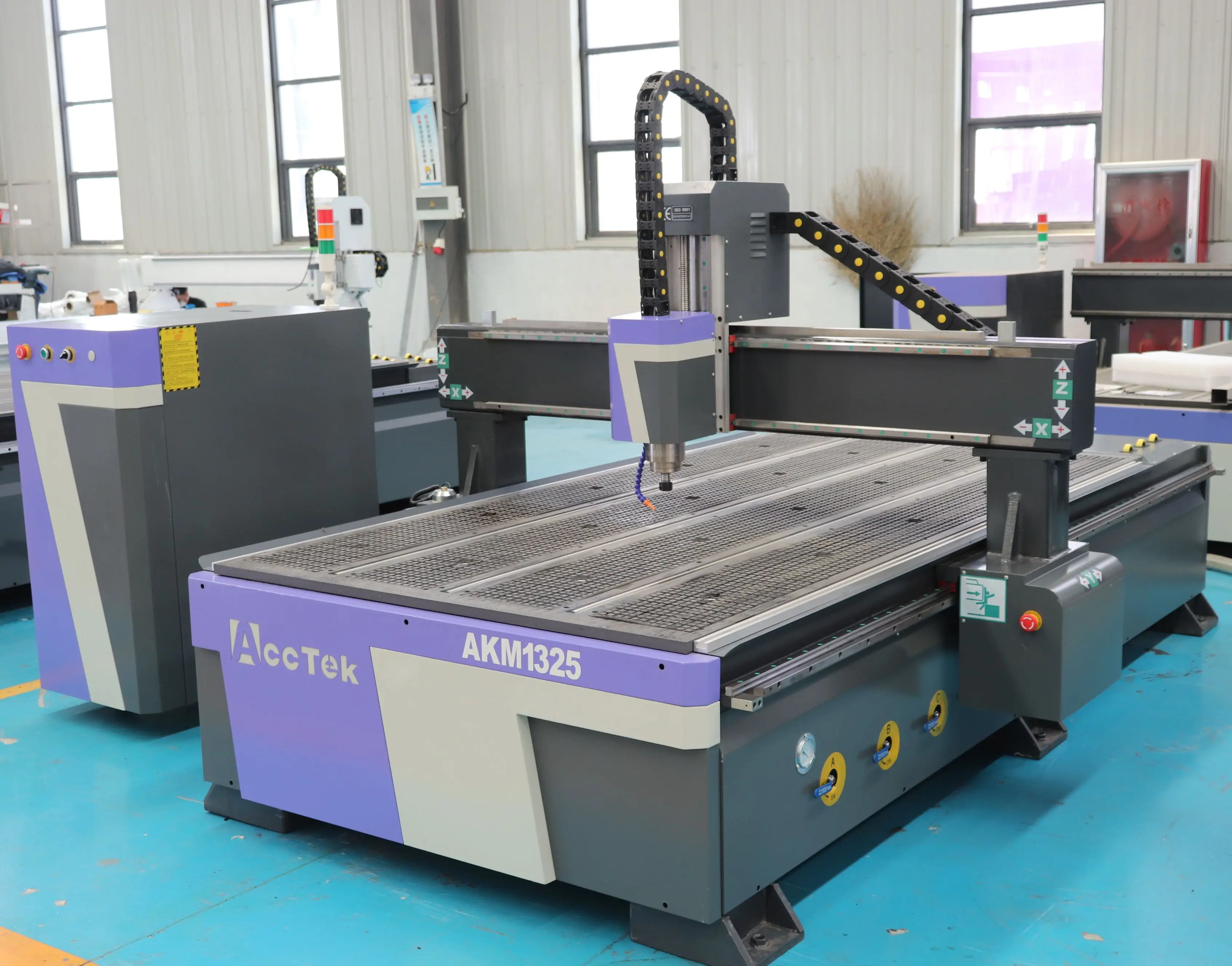 Affordable High Precision Woodworking CNC Engraving Cutting Milling Machine CNC Router 3 Axis 1325 4*8Ft