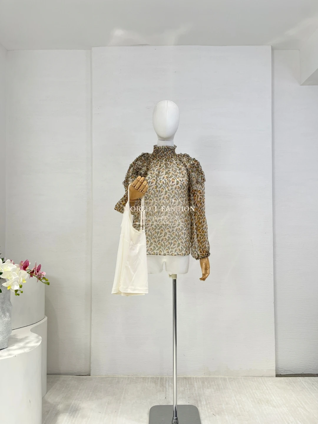 

Brown Feather Print Long Sleeve Stand Collar Blouse Tops Ans Mini Skirt Set