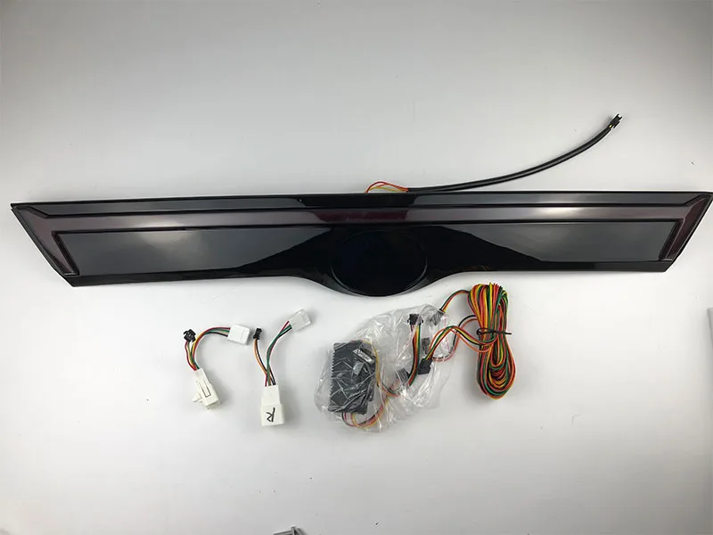 Pop For Highlander 15-19 Turn Signal Width Through Light New Modification Taillight Trunk Streamer Taillight LED Lamps
