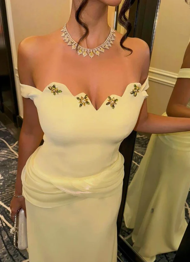 Alta calidad personalizada hasta el suelo amarillo con cuentas fuera del hombro plisado Vestidos Para Bodas Mujer Invitada فسات przadusات naga