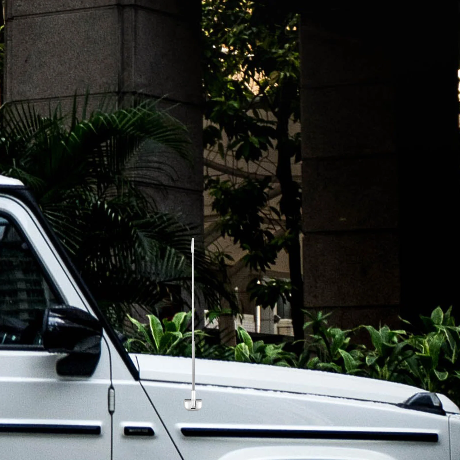 

JECOMPRIS Telescoping Front Decorative Antenna 3 Section Adjustable Car Flag Pole Enhanced Visibility Easy Installation