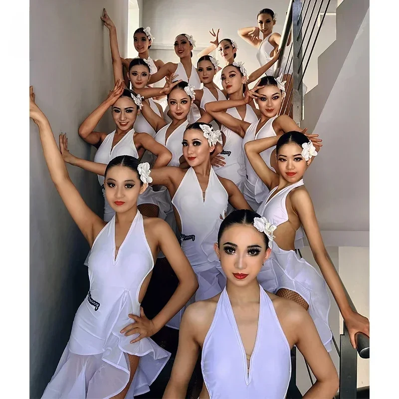 인기 신상 여아 화이트 라틴 댄스 트레이닝 드레스 어린이 홀터넥 민소매 꽃잎형 홀터백 대회 공연 의상