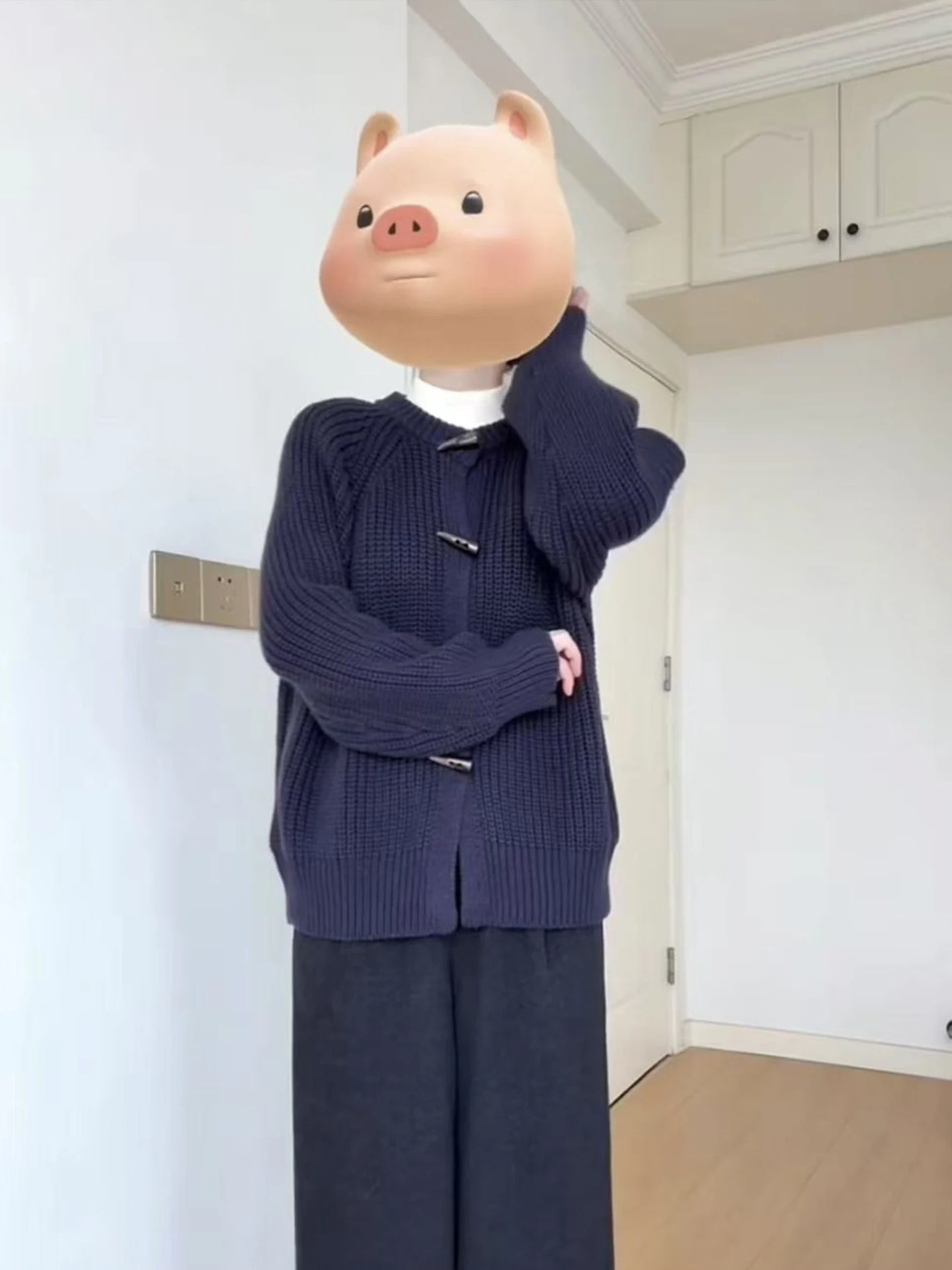 معطف سترة نسائي محبوك فضفاض مع أزرار على شكل قرن في سترة كاجوال كاجوال للخريف والشتاء باللون الأزرق