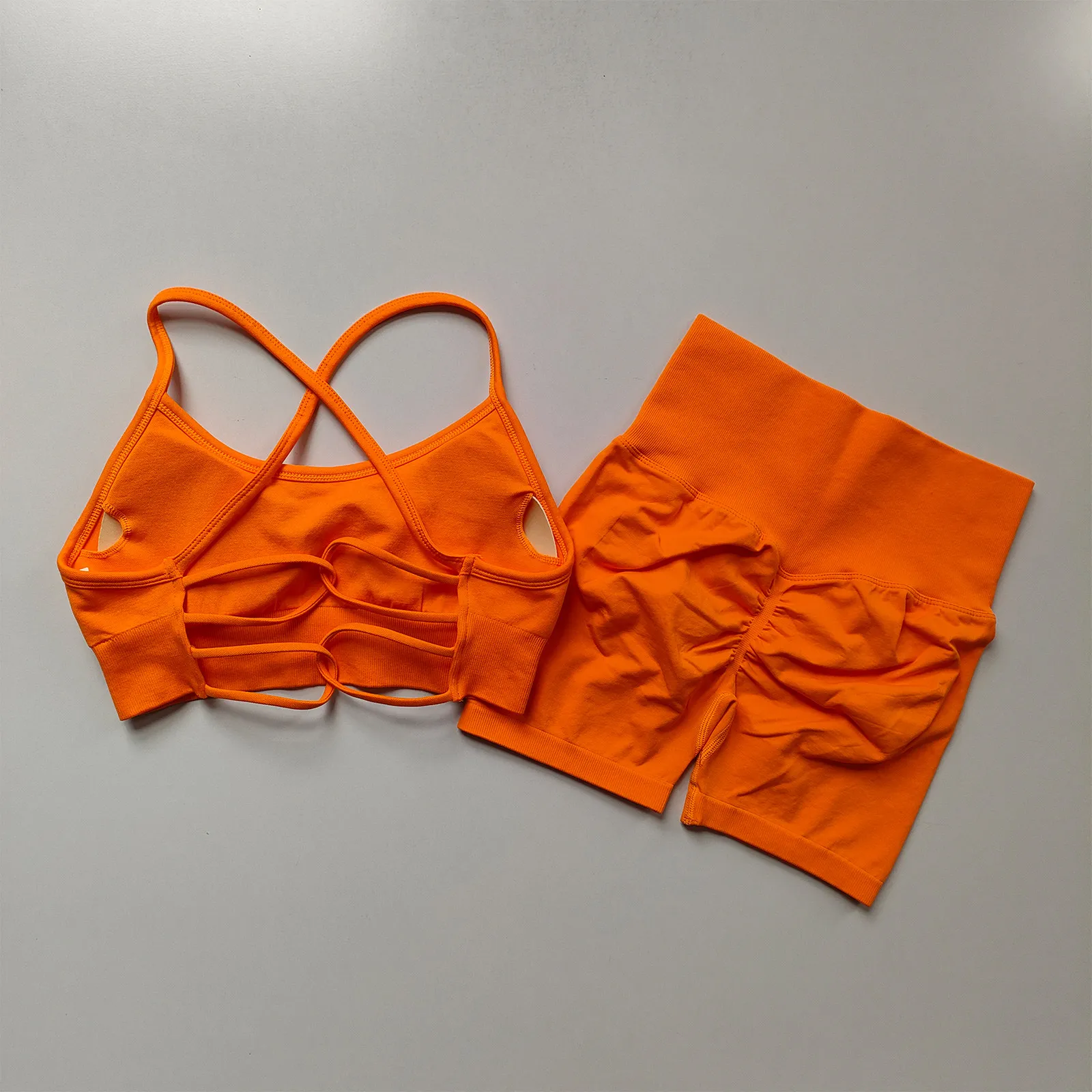 Women's Seamless Sports Suit Shock-proof Push-up Yoga Bra with Chest Pad High Waisted Shorts Set for Pilates Fitness Training