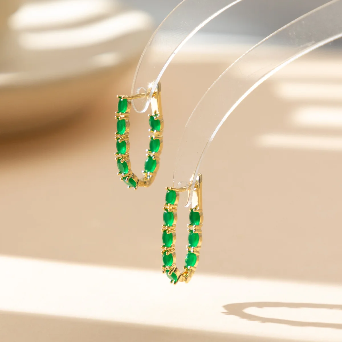 Simple Exquisite Green Zircon U-Shaped Stud Earrings Studs for Women Fashion Personality Ladies Street Shot Earring Jewelry