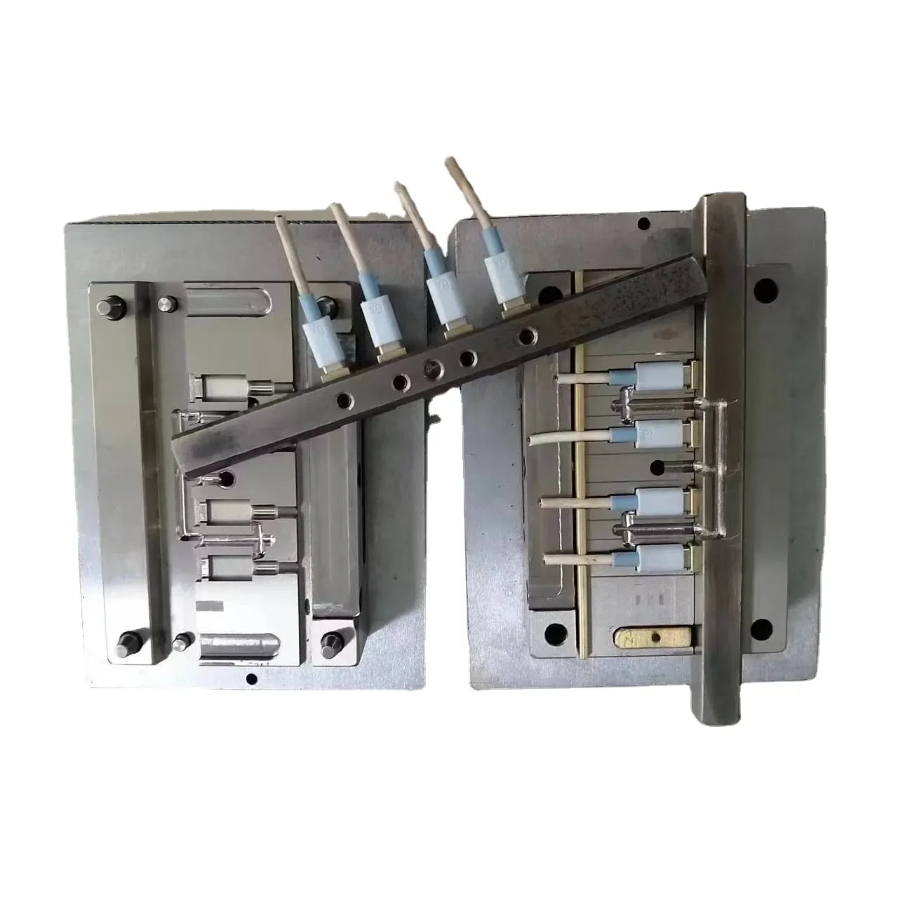 Forma wtykowa Forma zewnętrzna TYPE-C