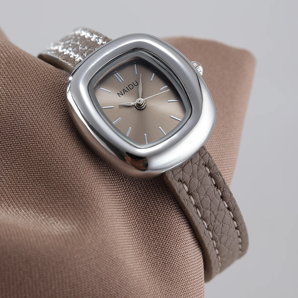 1 Piece of Women's Retro Simple Fashion Versatile Elegant Light Luxury Quartz Watch Suitable for Daily Wear