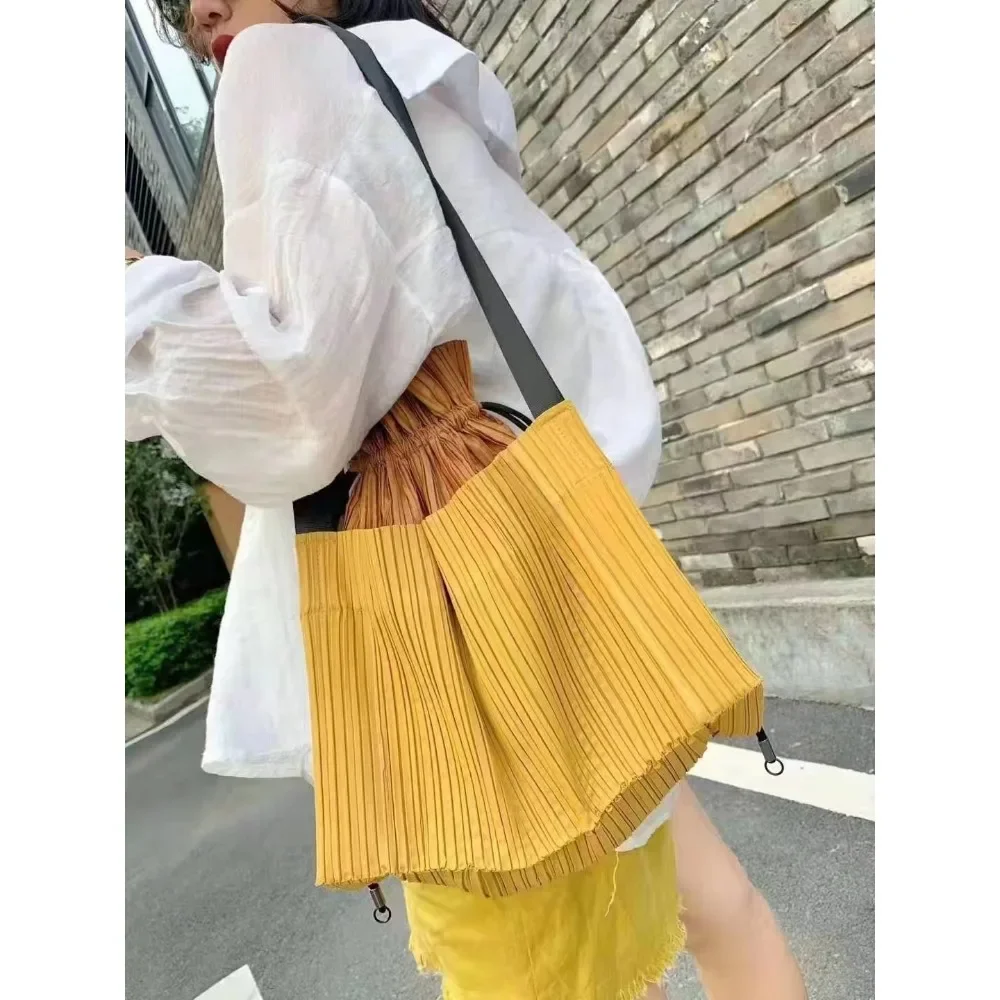 Pleats  Original Pleated Drawstring Pocket Tote Bag Hundred Niche Small Bag Fashion Personalized Pleated