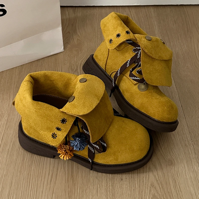 المرأة حذاء من الجلد الشقق مصمم الجلد المدبوغ أحذية شتاء 2025 تشيلسي الأحذية الاتجاه الجديد الدانتيل يصل المشي ماركة أحذية رياضية Mujer Zapatos