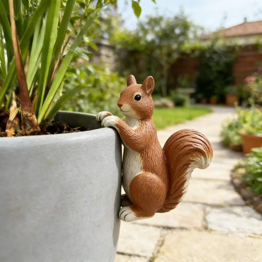 Cute Flower Bed Ornament Planter Climber Squirrel Statue Resin Figurine Small Garden Decoration for Plant Pot Edge Display Resin