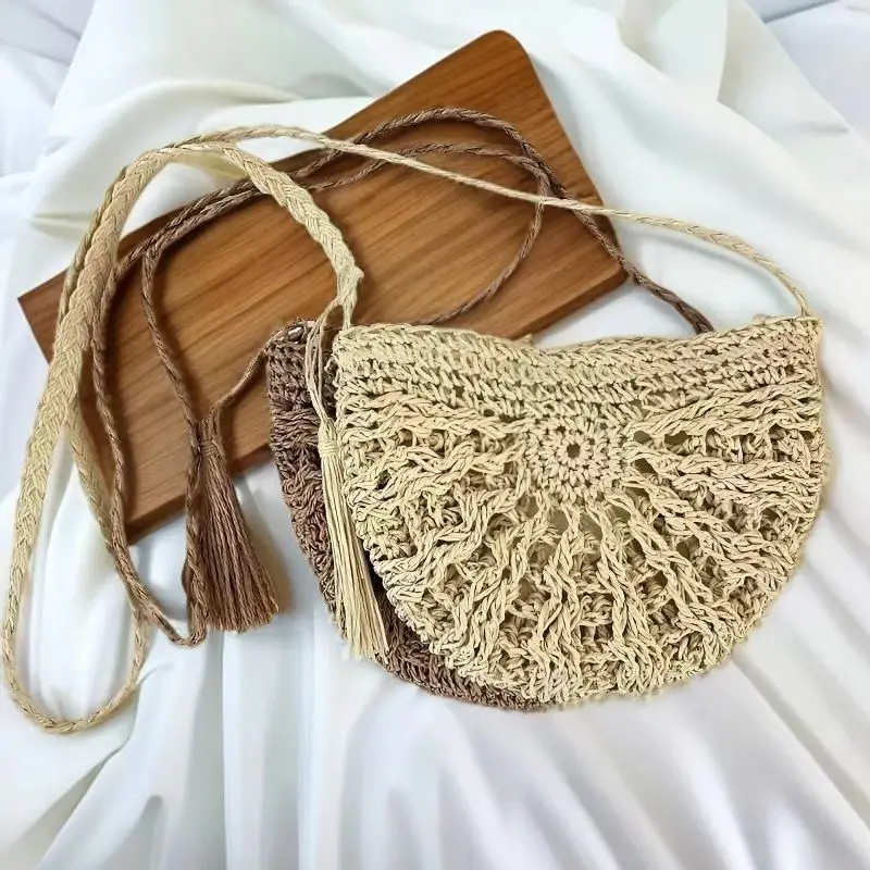 

2025 New Ins Boho Handmade Small Round Crossbody Bag Beach Vacation Woven Straw Purse with Fringe Cute Forest Aesthetic Shoulder