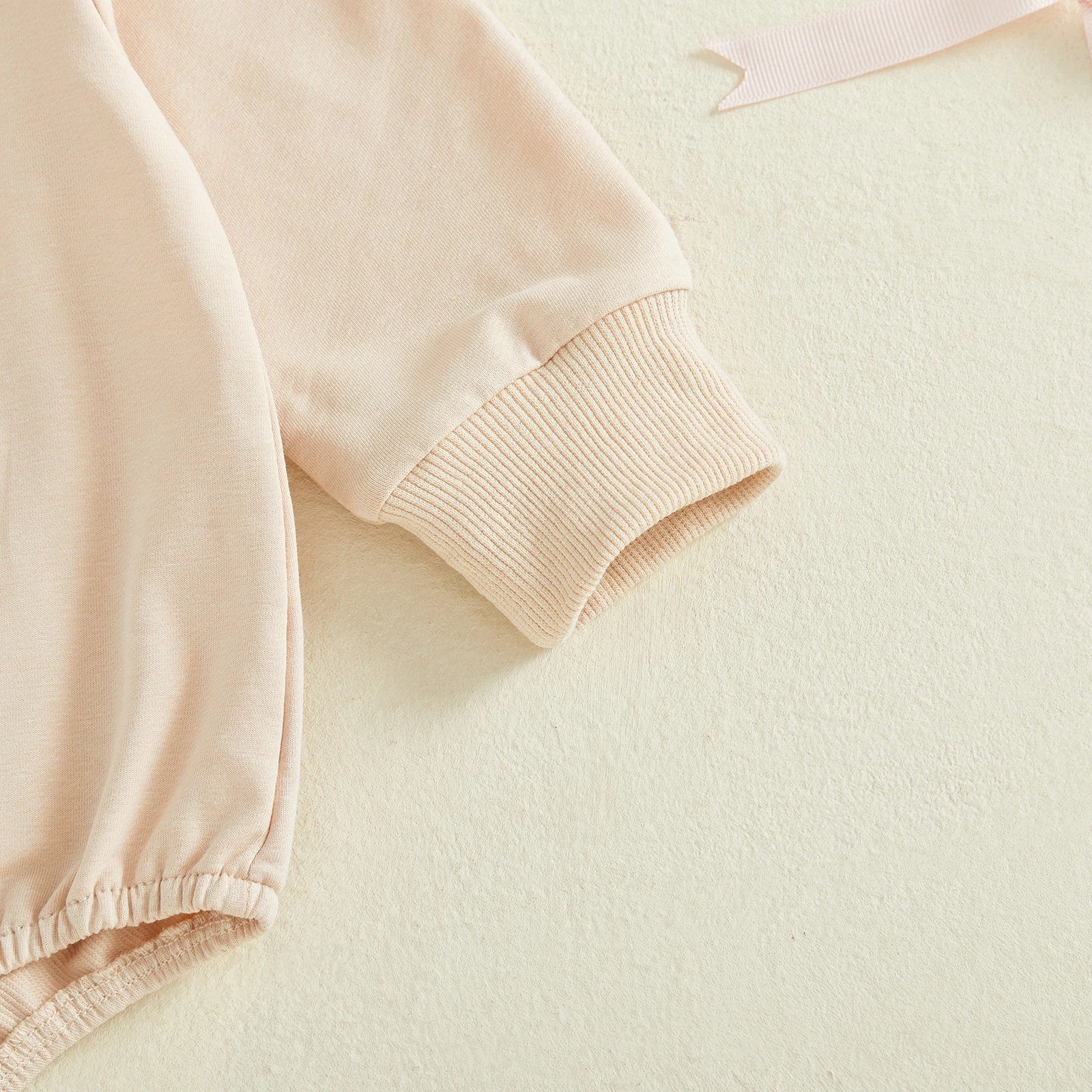 عيد الحب طفل الفتيات السروال القصير مريحة طويلة الأكمام جولة الرقبة القلب القوس التطريز بذلة سويتي الطفل داخلية