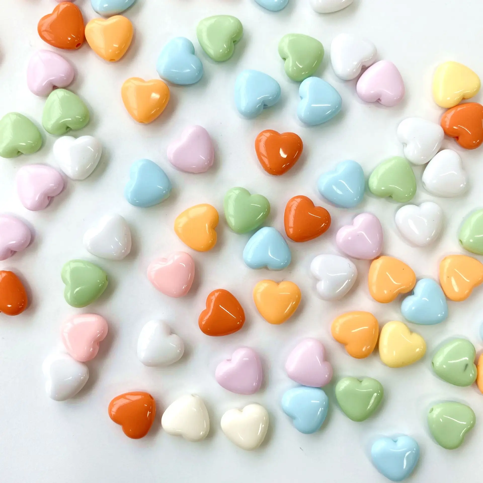 30 قطعة 10 مللي متر الاكريليك شقة القاع على شكل قلب مثقب DIY بها بنفسك سلسلة هواتف المحمول سوار إكسسوارات عقد فضفاض الخرز