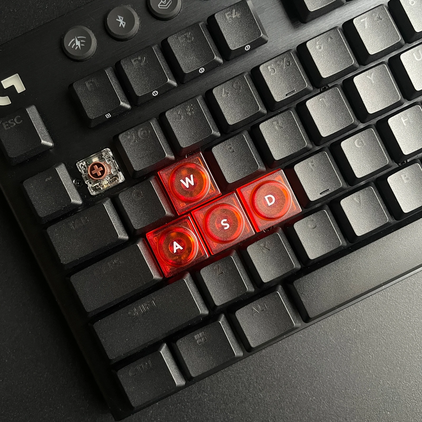 WASD+Arrow Keys Suitable for Logitech G915 X Low Profile Wired Mechanical Gaming Keyboard Keycap Cherry Gateron MX Switches