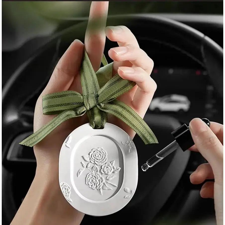 Diffuseur d'arôme durable, tablette de parfum de fleur en relief de gypse, lumière d'aromathérapie, diffuseur de parfum de luxe, pendentif de parfum de voiture