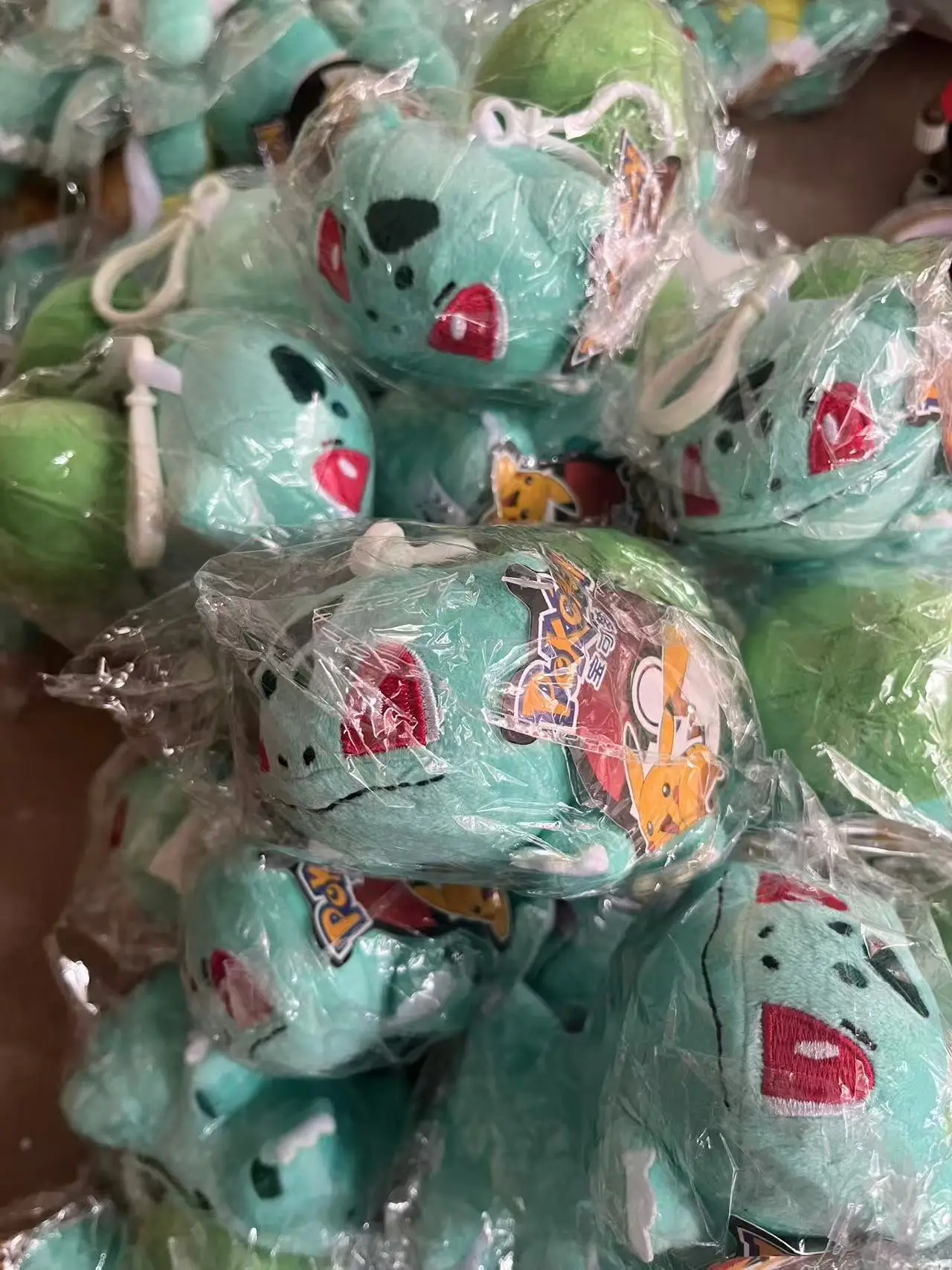 50 sztuk/partia Pokemon pluszowy brelok 13cm-Pikachu Charizard Bulbasaur Squirtle wypchane lalki miękka zabawka luzem hurtownia dzieci prezenty