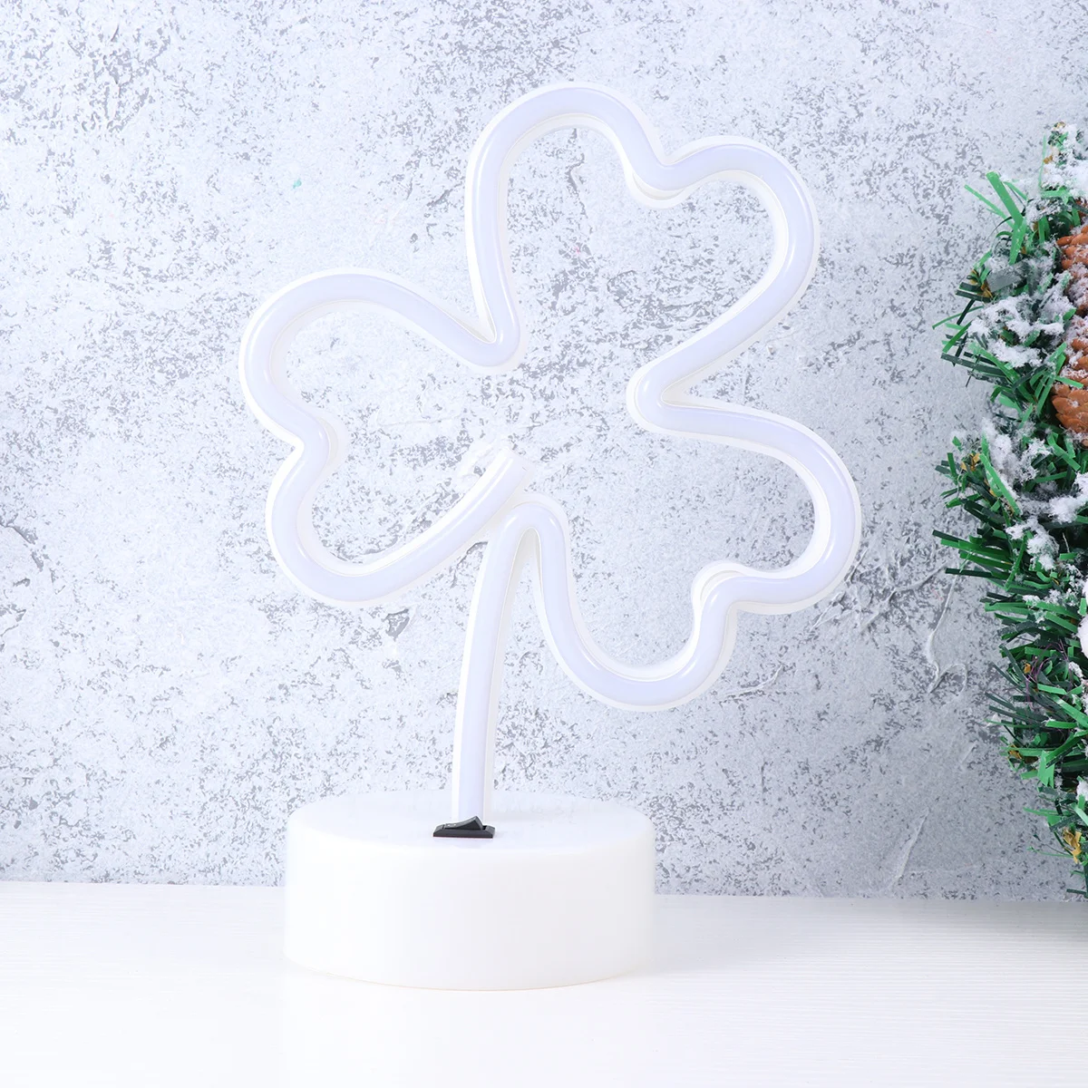 

1Pcs Chic Clover Design Night Lamp USB Powered LED Light for Home Nursery Hallway Stairs Bedroom Decoration