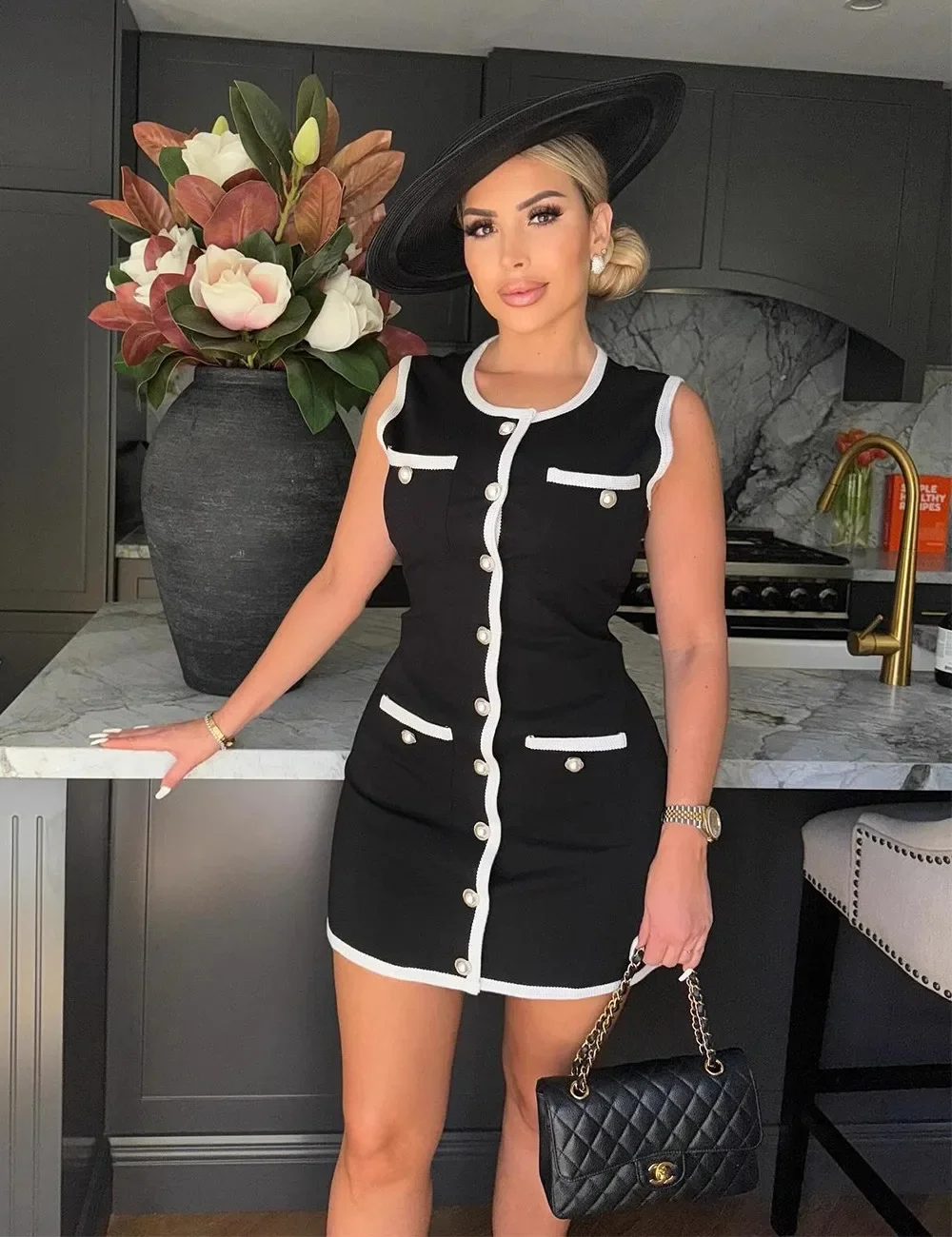 

Fashionable Round Neck Knitted Dress For Women In Spring And Summer, Black And White Splicing Design, Slim Fit Short Skirt