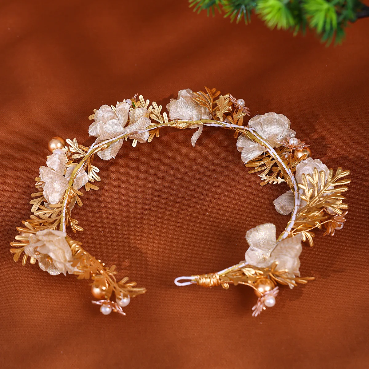 Handmade falso pinho Cone Headpiece, Simulado árvore cedro Headband, Ouro simulado flor