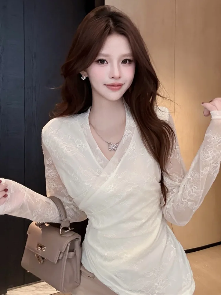 

Sweet Style Lace V-Neck Splice Slim Fit Long Sleeve T-Shirt Women's Summer New UV Protection Design Elegant Top City Walk