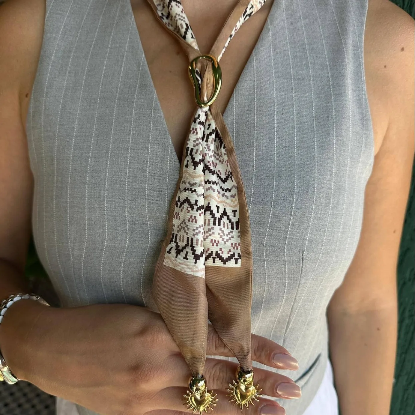 Vintage Sexy Elegant Ribbon Geometry Love Heart Pendant Necklace for Women Versatile Unique Design Charm Fashion Jewelry Gift