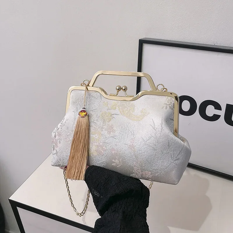 حقيبة شيونغسام، حقيبة ساعي محمولة باليد صينية مطرزة صينية، حقيبة عشاء لؤلؤية مخصصة #1