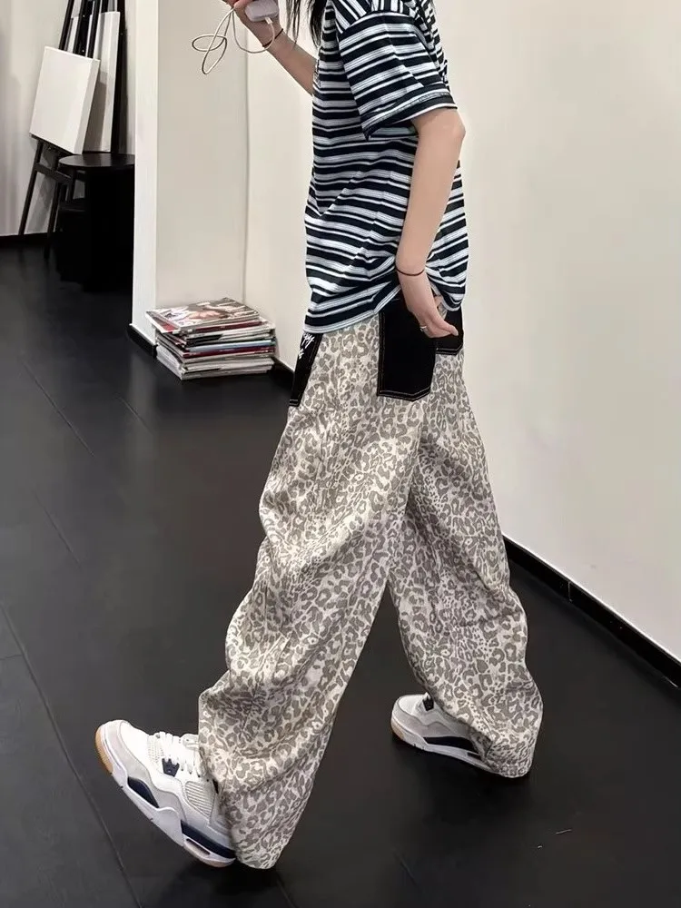 Slimming Wide Leg Jeans Patchwork Pocket Loose Fit Men's Casual Bootcut Pants High Street Style Leopard Print Detailing