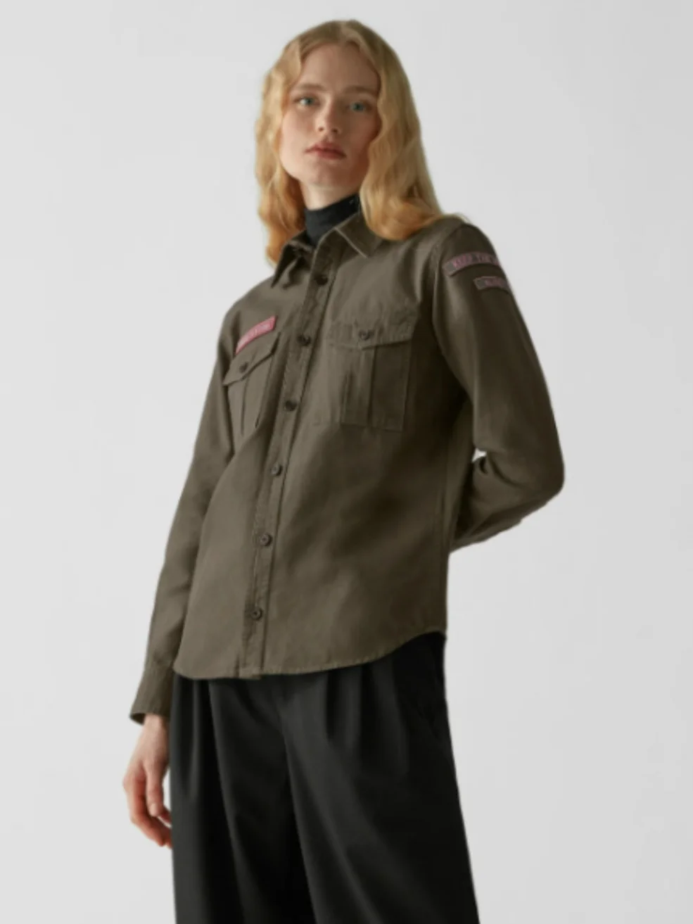 

Stylish Versatile Long Sleeve Shirt Jacket with Shoulder Patches Double Pocket Design Arc Hemline Commute Style British Loose...