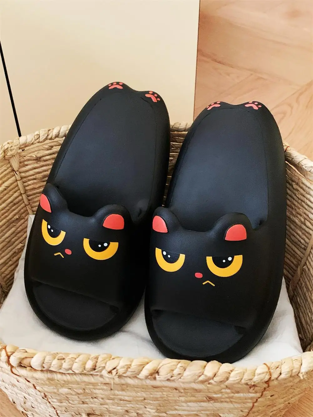 

Thin and lively little black cat slippers for summer couples, cute and fun at home, EVA soft sole for showering, cool slippers