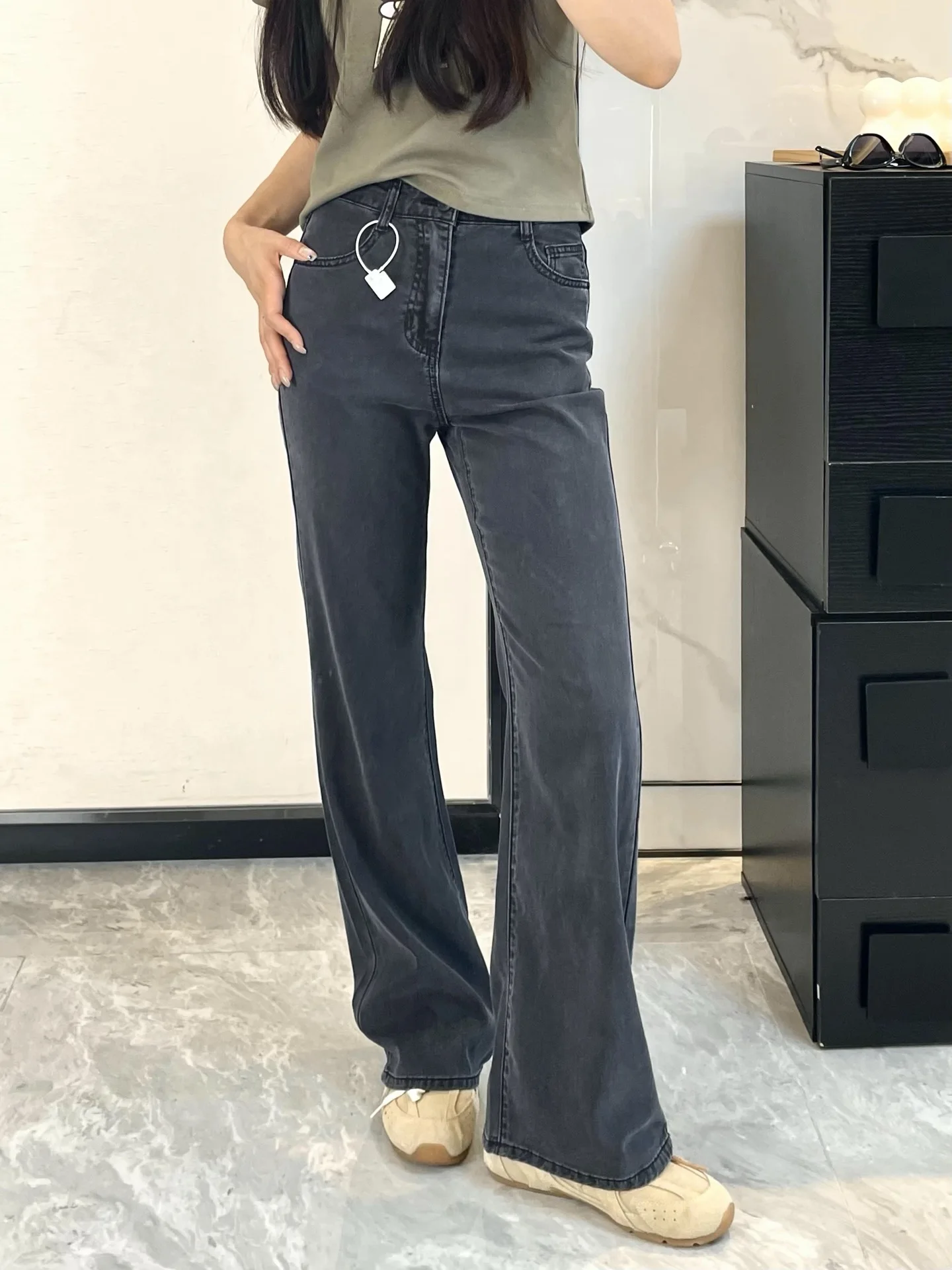 

Slim Fit Women's Denim Flared Pants Spring Summer 2026 Versatile Slimming Straight Leg Jeans Two Colors Available