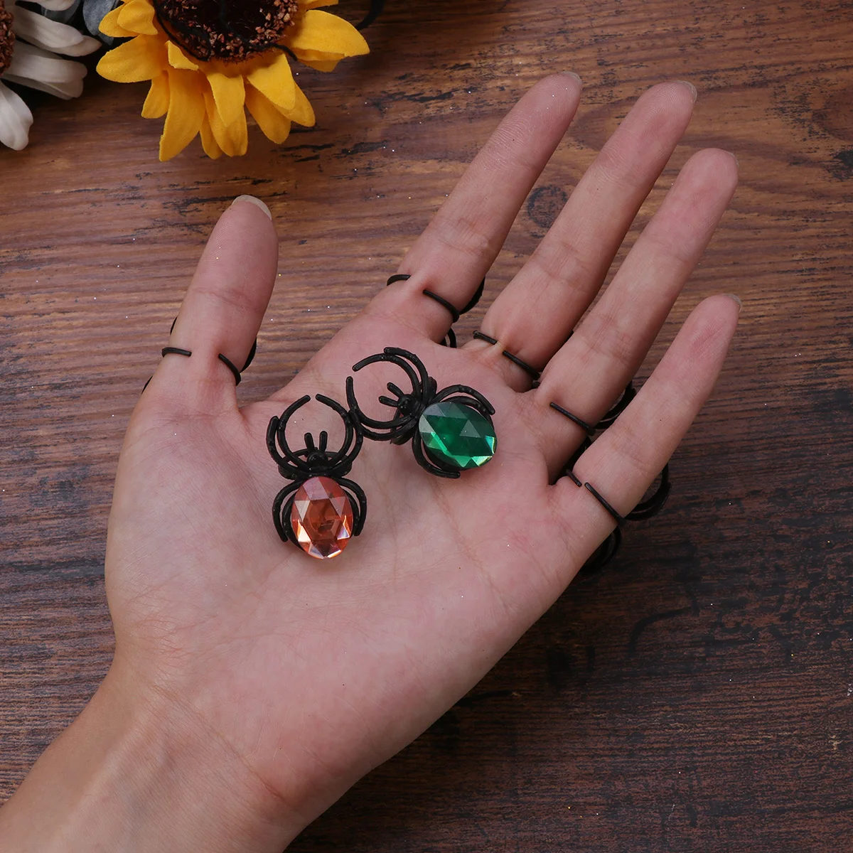 

50pcs Halloween Toys Finger Ring Funny Spider Plastic Rings Children Diamond Spider Ring Party Favors Toys(Assorted Color)