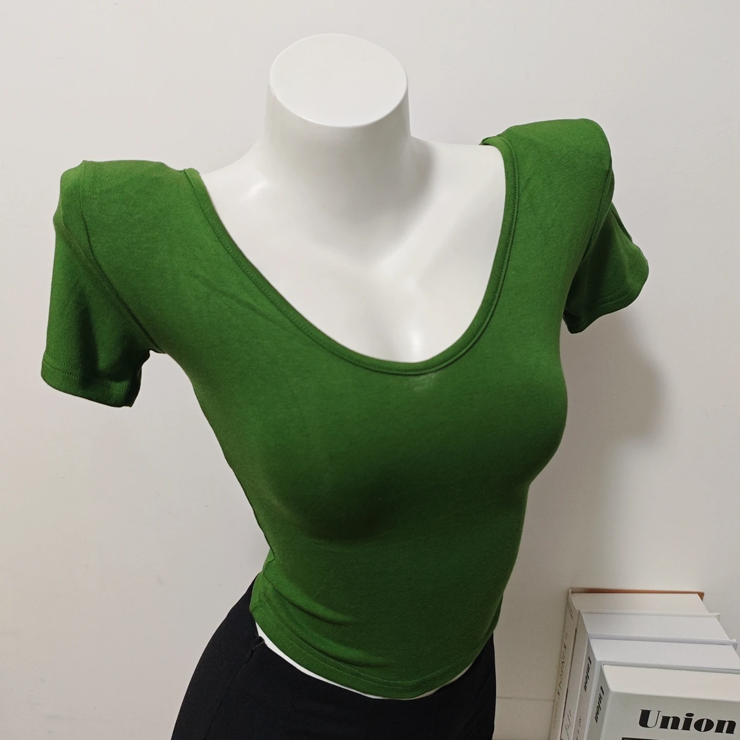 

Slim Fit ort Sve U-Ne T-irt Women's Base Layer Top Street Sle Summer New Sweet And Spicy Padded oulder Inner Wear