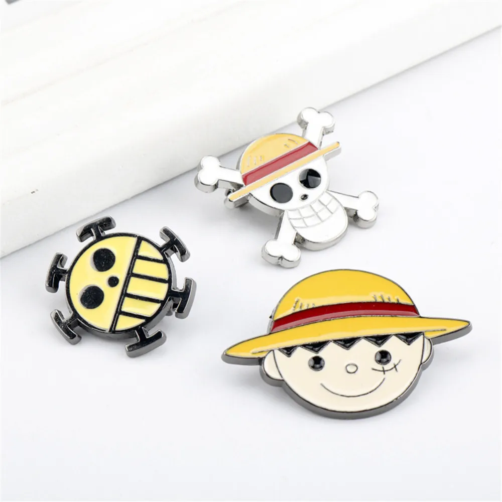 Anime One Piece Pendants Monkey D Luffy Roronoa Zoro Sanji Figure Kids Toys Christmas Gift Metal Pins Cosplay Accessories Figure