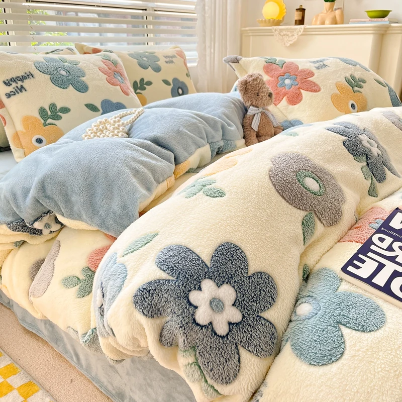 1pc Warm Quilt Cover Cartoon Style Duvet Covers Velvet and Plush Winter housse de couette Home Comforter Covers (No Pillowcase)