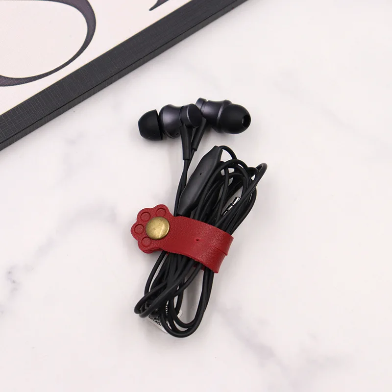 Creative Cat Paw Leather Cable Clips Kawaii USB Charger Data Line Cable Organizer Earphone Clips Cable Protector Desk Organizer