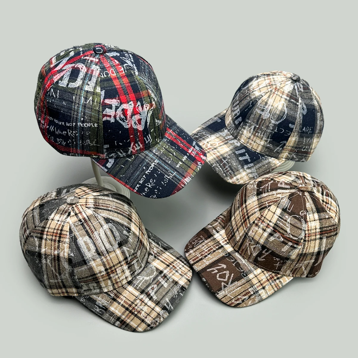 

Graffiti Irregular Letters Baseball Hats New Men Women Sunshade Hardtop Versatile Personal Street Fashion Retro ins Peaked Caps