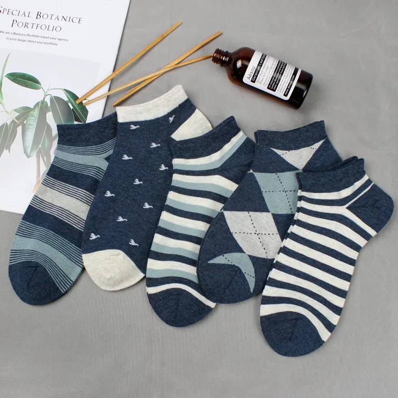 5 pairs Hohe Qualität Erwachsene Baumwolle Business Crew Casual Männer Socken Sommer Frühling Kurze Männlich Navy Glücklich Socken Jungen Meias sox