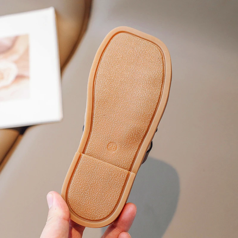 Pantofole estive per bambini Beige nuovo abbigliamento esterno morbido antiscivolo per ragazzi e ragazze scarpe da spiaggia marrone moda sandali per