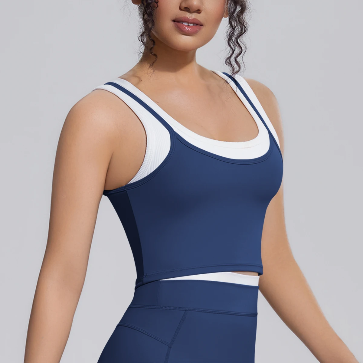 Naked Feel Schöner Rücken Yoga-Top für Frauen Stoßdämpfendes Lauf-Yoga-Tanktop mit Brustpolster Farbblockierendes Workout-Top – Detail 10