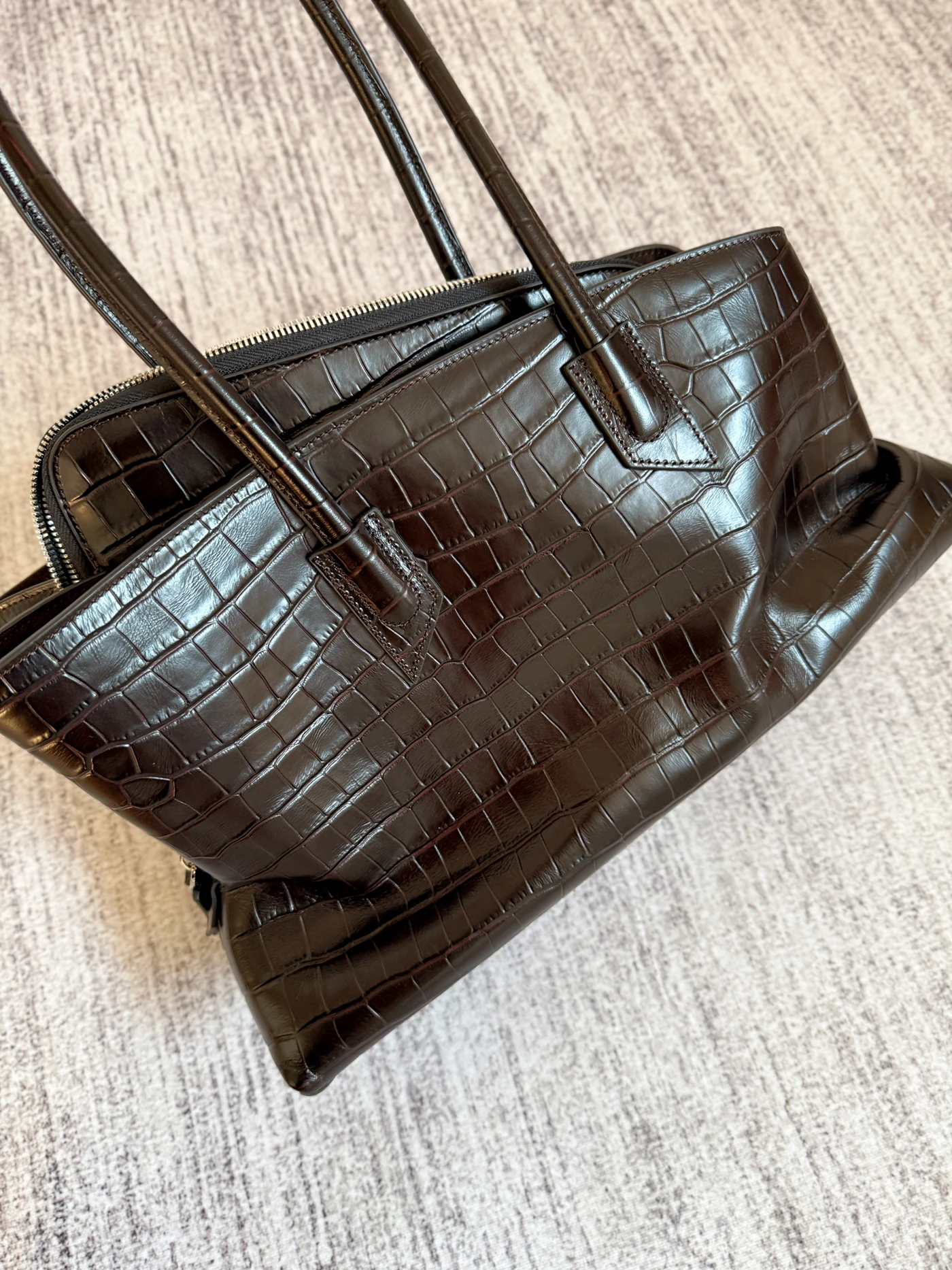 Original Designer Marke Rindsleder Single-Shoulder Hand-Carry Pendler Unterarm-Tragetaschen mit großem Fassungsvermögen für Frauen – Detail 12