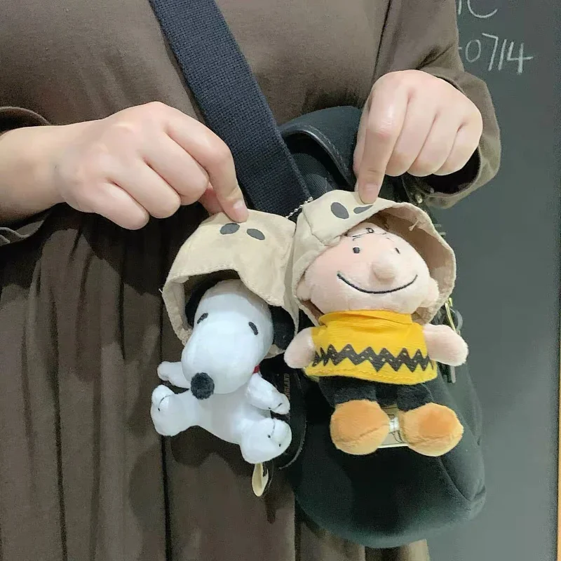 9cm Snoopy Cartoon Charlie Brown portachiavi simpatico sacchetto di carta copricapo mascherato Kawaii peluche bambola Anime peluche per regalo di