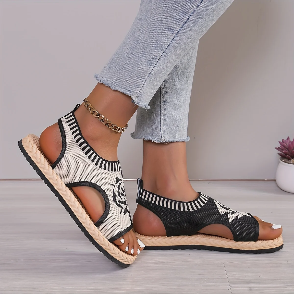 Hochwertige neue Sommer-Stricksandalen für Damen, atmungsaktive Sportschuhe, vielseitige Slip-On-Plateauschuhe im koreanischen Stil – Detail 4