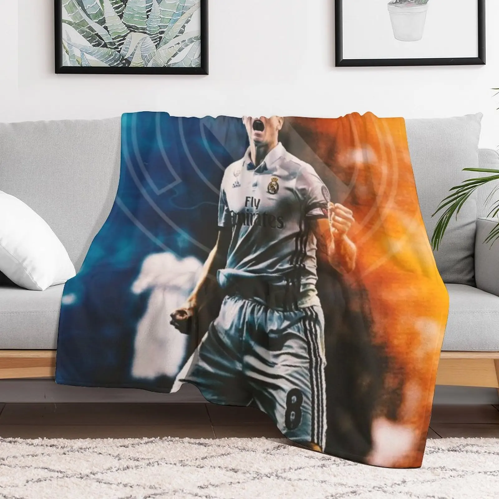 

Perfection Toni Kroos Throw Blanket Soft Beds Polar Comforter Camping Blankets