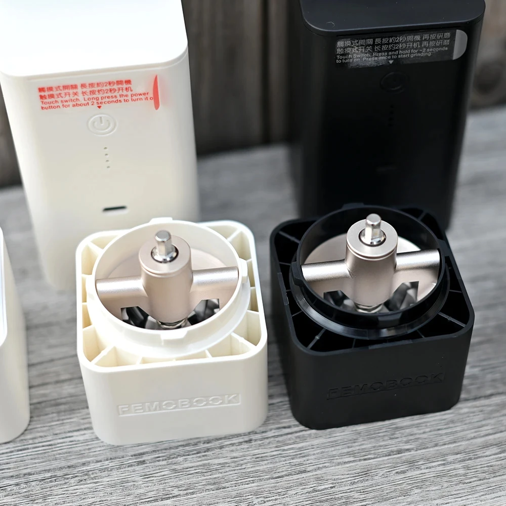 IN STOCK FEMOBOOK A2 USB Electric Grinder Portable Rechargeable Grinders 7core Burr Magnetic Attraction Design 4000mah Battery