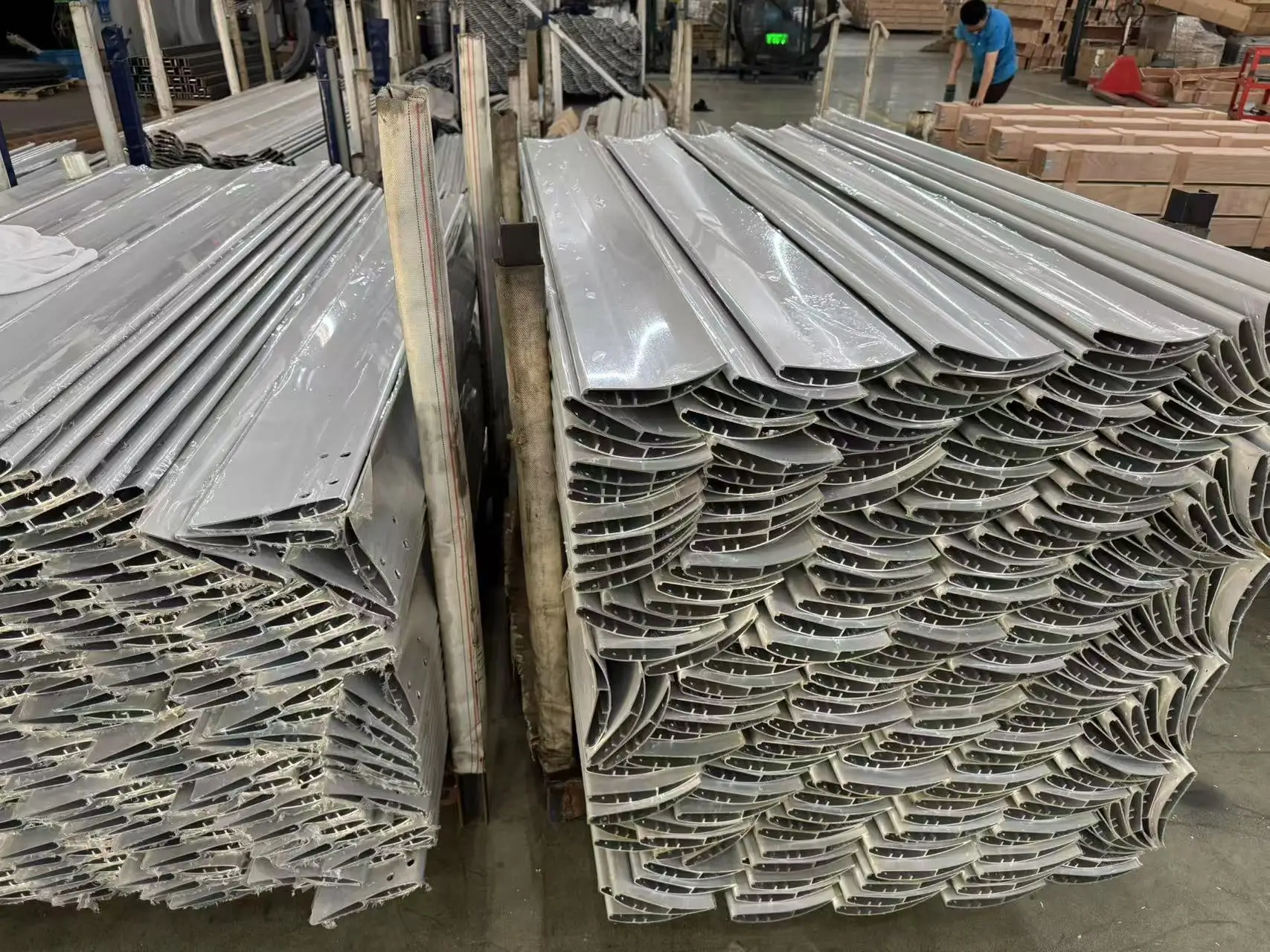 Il grande ventilatore da soffitto industriale popolare da 5 m/16 piedi migliora la circolazione dell'aria Ventilatore da soffitto Hvls Ventilatore da palestra PMSM