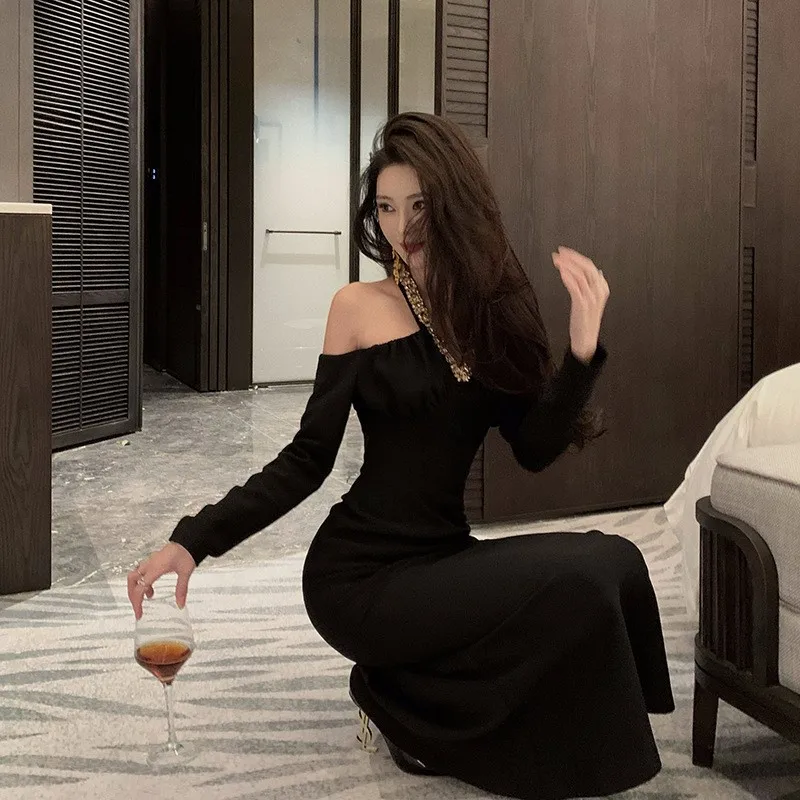 Novo vestido longo de festa de aniversário com ombros de fora e lantejoulas de diamantes